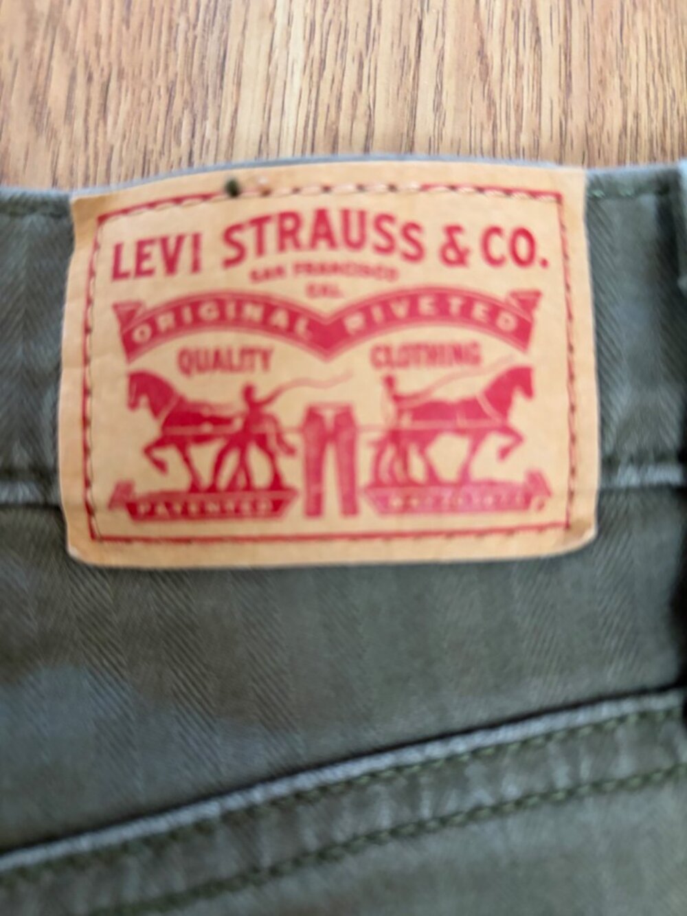 Levi’s Mid-Length Shorts – Olive Green – Women’s Size 30 - Picture 7 of 8